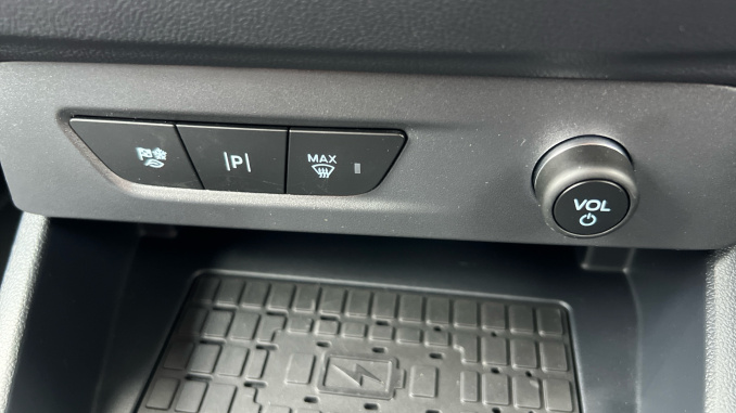 Ford Tourneo Courier 100kW Active 46kWh 5dr Auto Electric Estate - Image 28